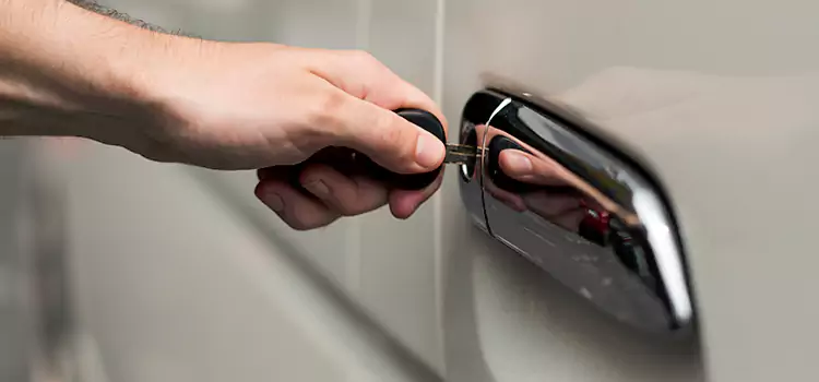 Why Choose Our Auto Locksmith Team in Lansing, IL?